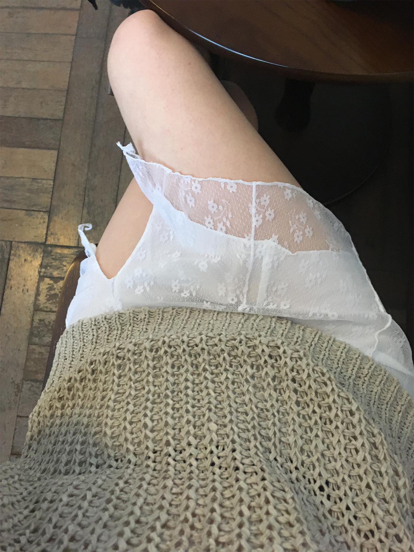 lace slit skirt