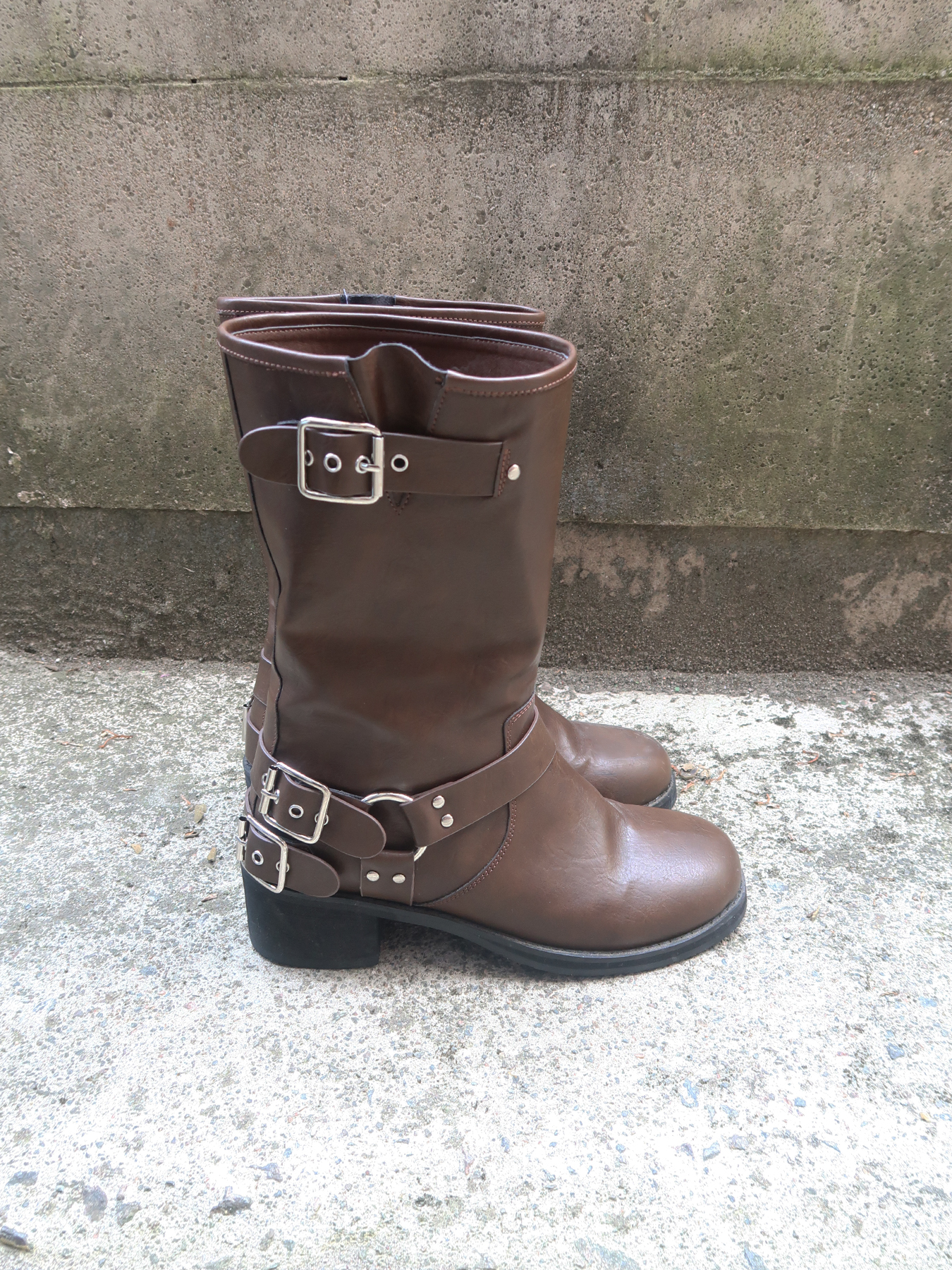 middle ring boots