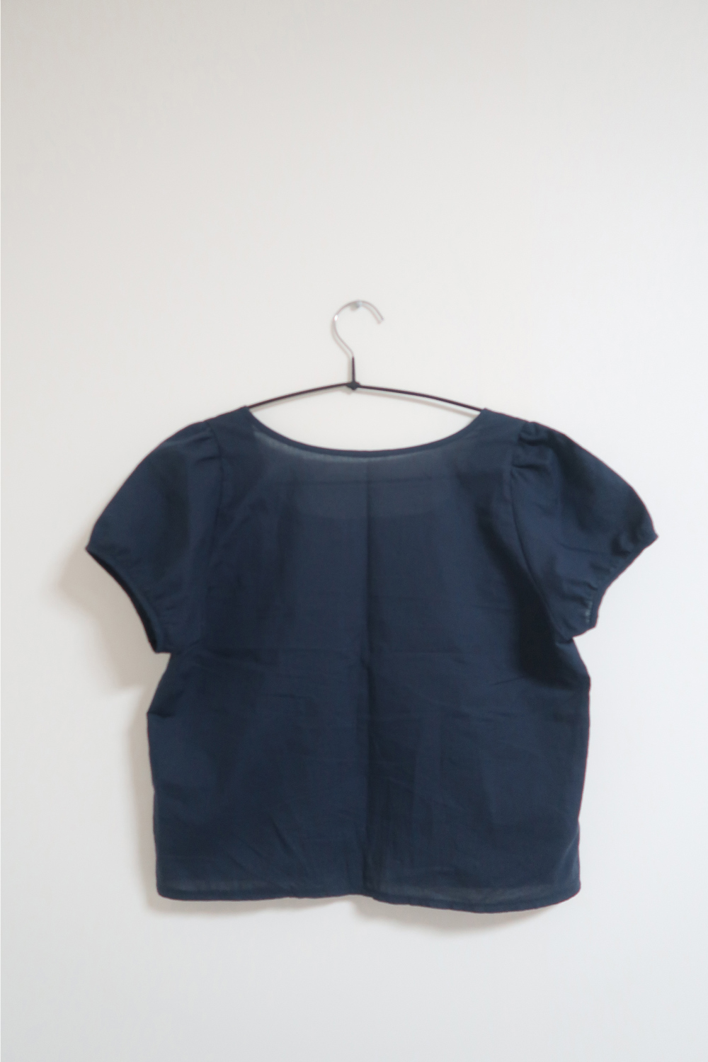 반팔 티셔츠 네이비블루 색상 이미지-S3L2